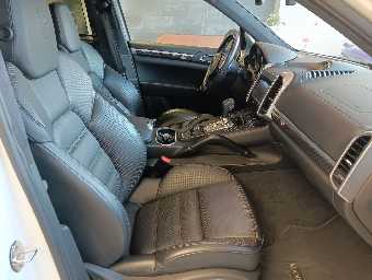 PORSCHE CAYENNE 2011 Image 29