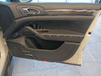 PORSCHE CAYENNE 2011 Image 31