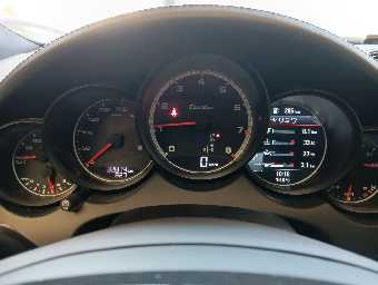 PORSCHE CAYENNE 2011 Image 36