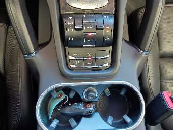 PORSCHE CAYENNE 2011 Image 38