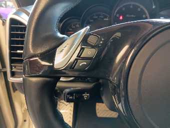 PORSCHE CAYENNE 2011 Image 48