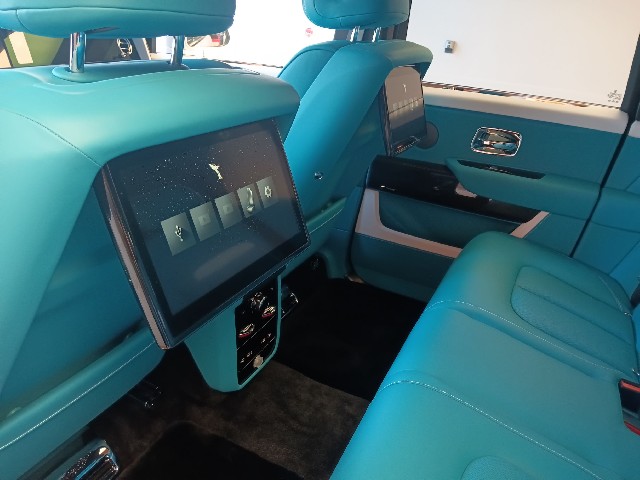 ROLLS ROYCE CULLINAN 2024 Image 38