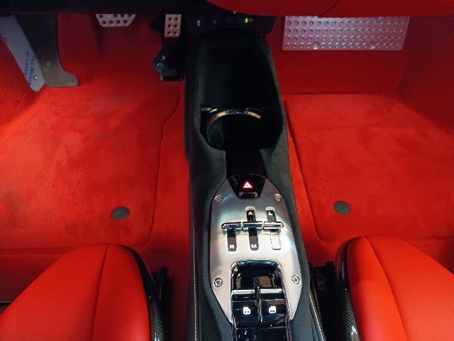 FERRARI SF90 STRADALE 2022 Image 40