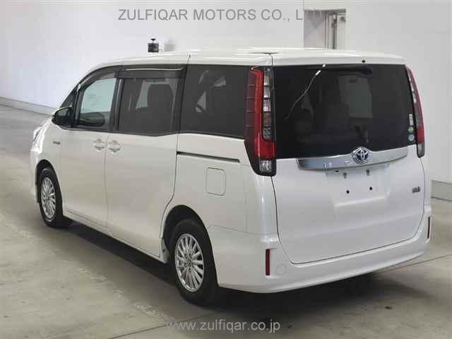 TOYOTA NOAH 2014 Image 2