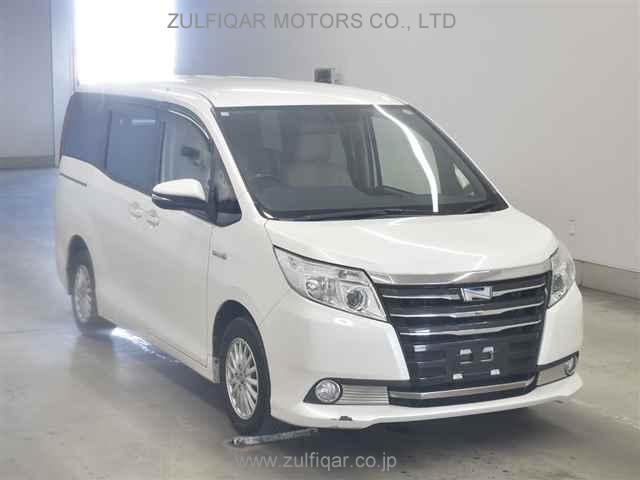 TOYOTA NOAH 2014 Image 4