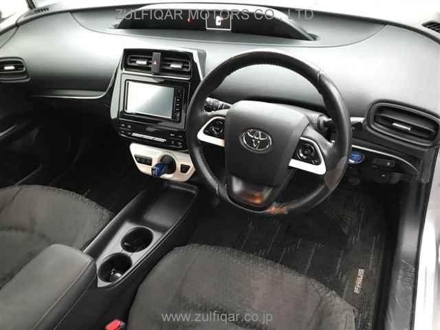 TOYOTA PRIUS 2018 Image 3