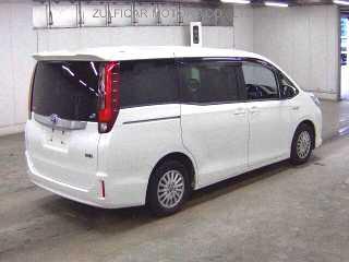 TOYOTA NOAH 2014 Image 5