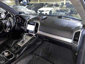 PORSCHE CAYENNE 2015 Image 16