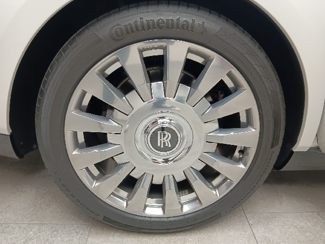 ROLLS ROYCE PHANTOM 2019 Image 24