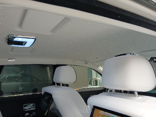 ROLLS ROYCE PHANTOM 2019 Image 27