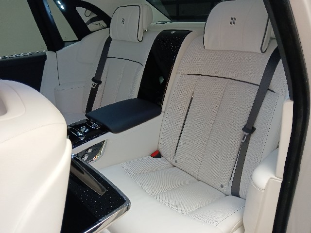 ROLLS ROYCE PHANTOM 2019 Image 37