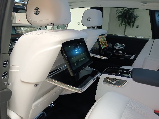 ROLLS ROYCE PHANTOM 2019 Image 38
