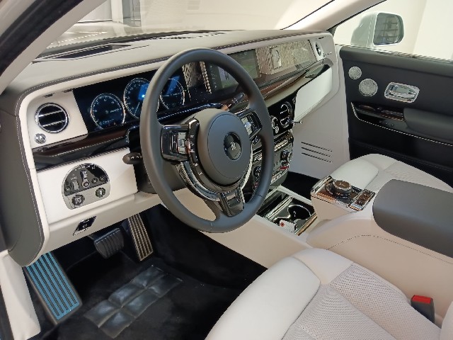 ROLLS ROYCE PHANTOM 2019 Image 41