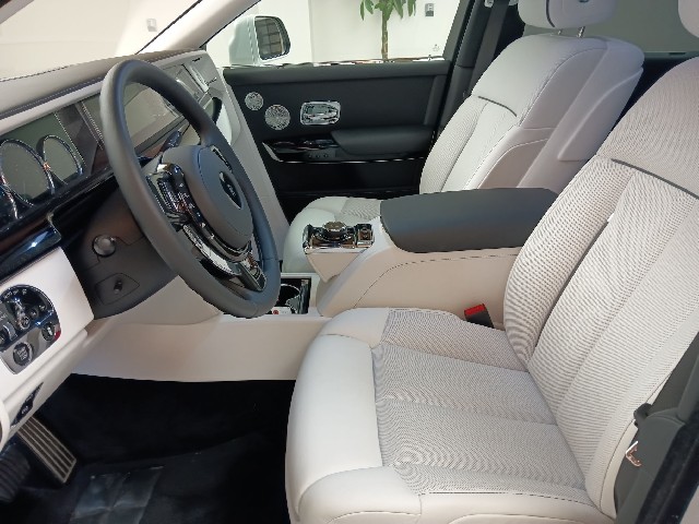 ROLLS ROYCE PHANTOM 2019 Image 42