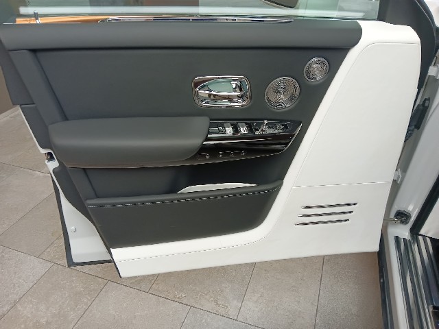 ROLLS ROYCE PHANTOM 2019 Image 44
