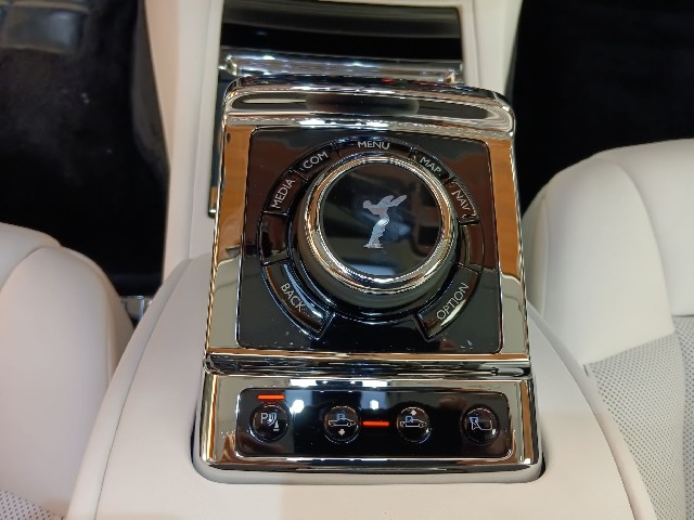 ROLLS ROYCE PHANTOM 2019 Image 53
