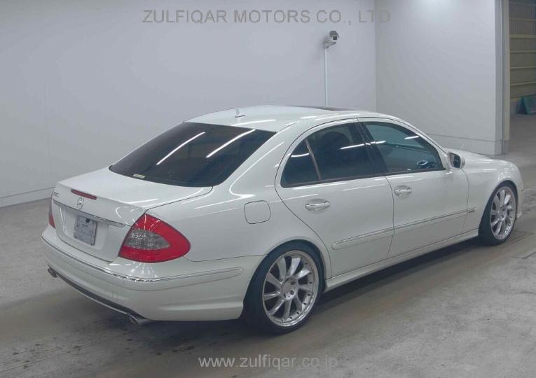 MERCEDES BENZ E CLASS 2006 Image 4