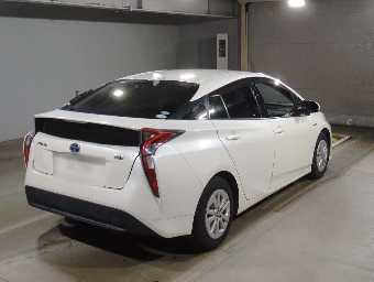 TOYOTA PRIUS 2016 Image 2