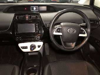 TOYOTA PRIUS 2016 Image 6