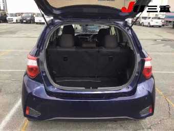 TOYOTA VITZ 2019 Image 7