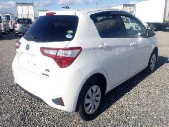 TOYOTA VITZ 2020 Image 2