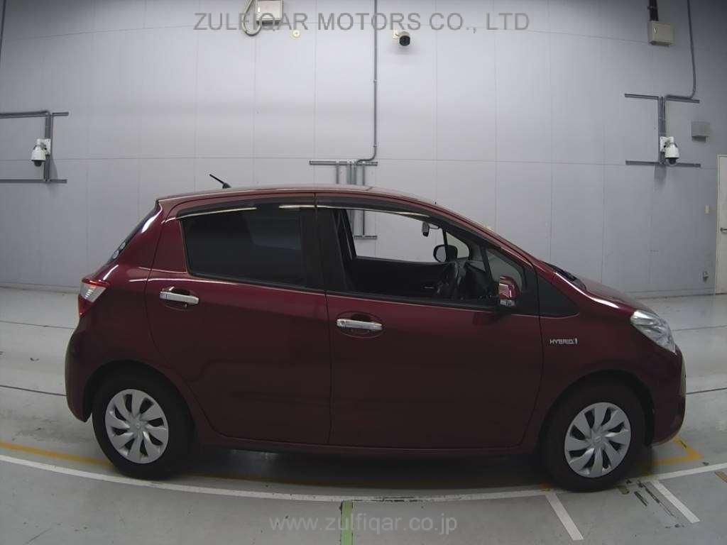 TOYOTA VITZ 2019 Image 3