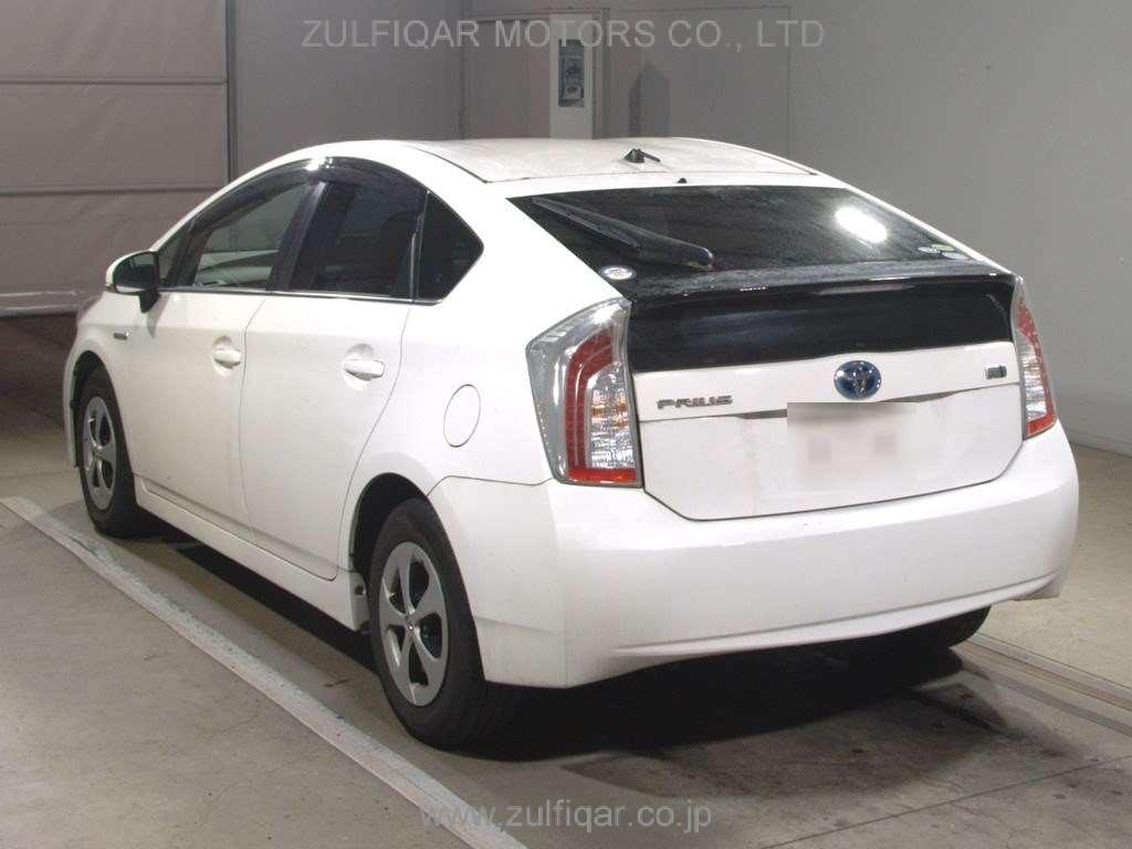 TOYOTA PRIUS 2014 Image 4