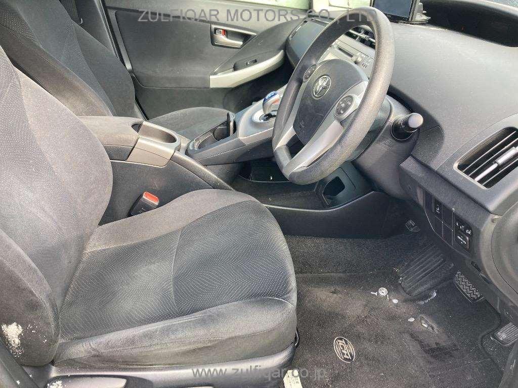 TOYOTA PRIUS 2014 Image 5