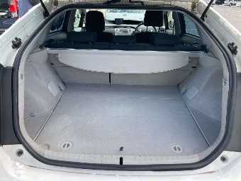 TOYOTA PRIUS 2014 Image 8