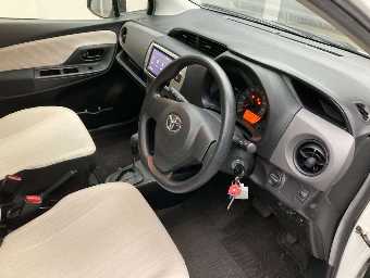 TOYOTA VITZ 2016 Image 5