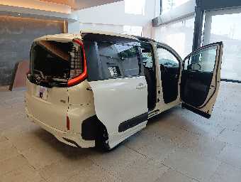 TOYOTA SIENTA 2023 Image 6