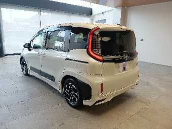 TOYOTA SIENTA 2023 Image 9