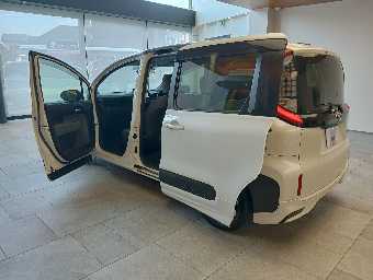 TOYOTA SIENTA 2023 Image 10