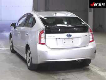 TOYOTA PRIUS 2015 Image 2