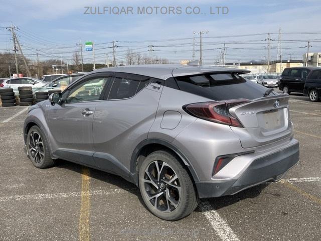 TOYOTA C-HR 2018 Image 2