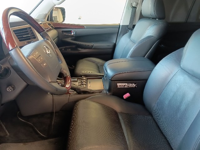 LEXUS LX 2011 Image 25