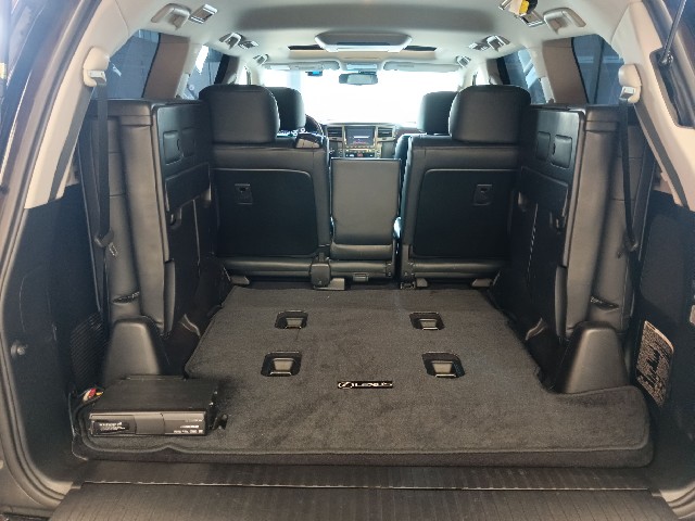 LEXUS LX 2011 Image 30