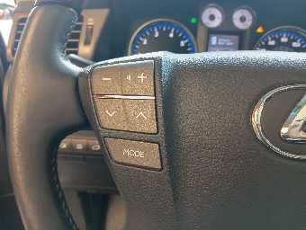 LEXUS LX 2011 Image 40