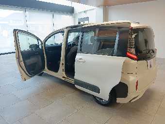TOYOTA SIENTA 2023 Image 10