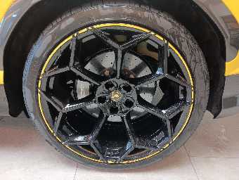 LAMBORGHINI URUS 2025 Image 17
