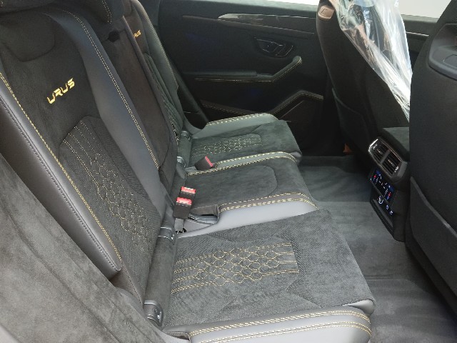 LAMBORGHINI URUS 2025 Image 31