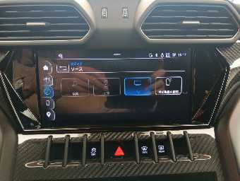 LAMBORGHINI URUS 2025 Image 28