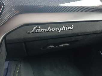 LAMBORGHINI URUS 2025 Image 33