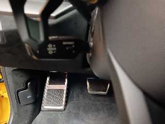 LAMBORGHINI URUS 2025 Image 39