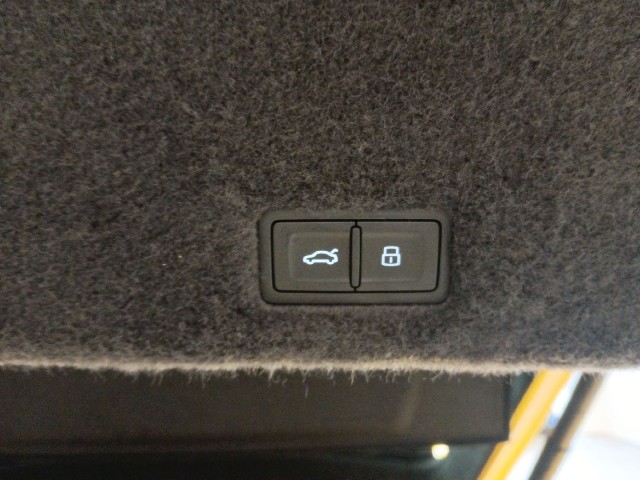 LAMBORGHINI URUS 2025 Image 50