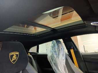 LAMBORGHINI URUS 2025 Image 48