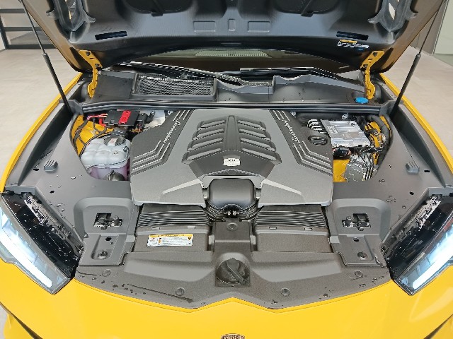 LAMBORGHINI URUS 2025 Image 56