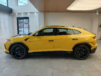 LAMBORGHINI URUS 2025 Image 7