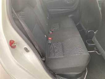 TOYOTA VITZ 2019 Image 8