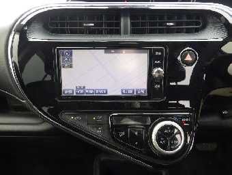 TOYOTA AQUA 2017 Image 8
